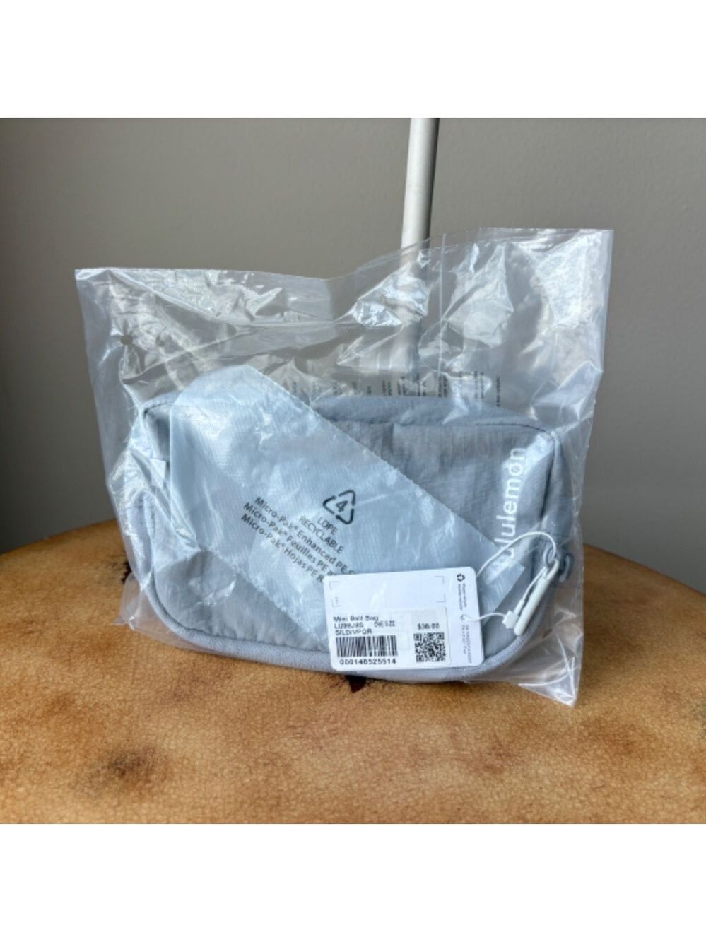 Lululemon Mini Belt Bag - Picture 3 of 8